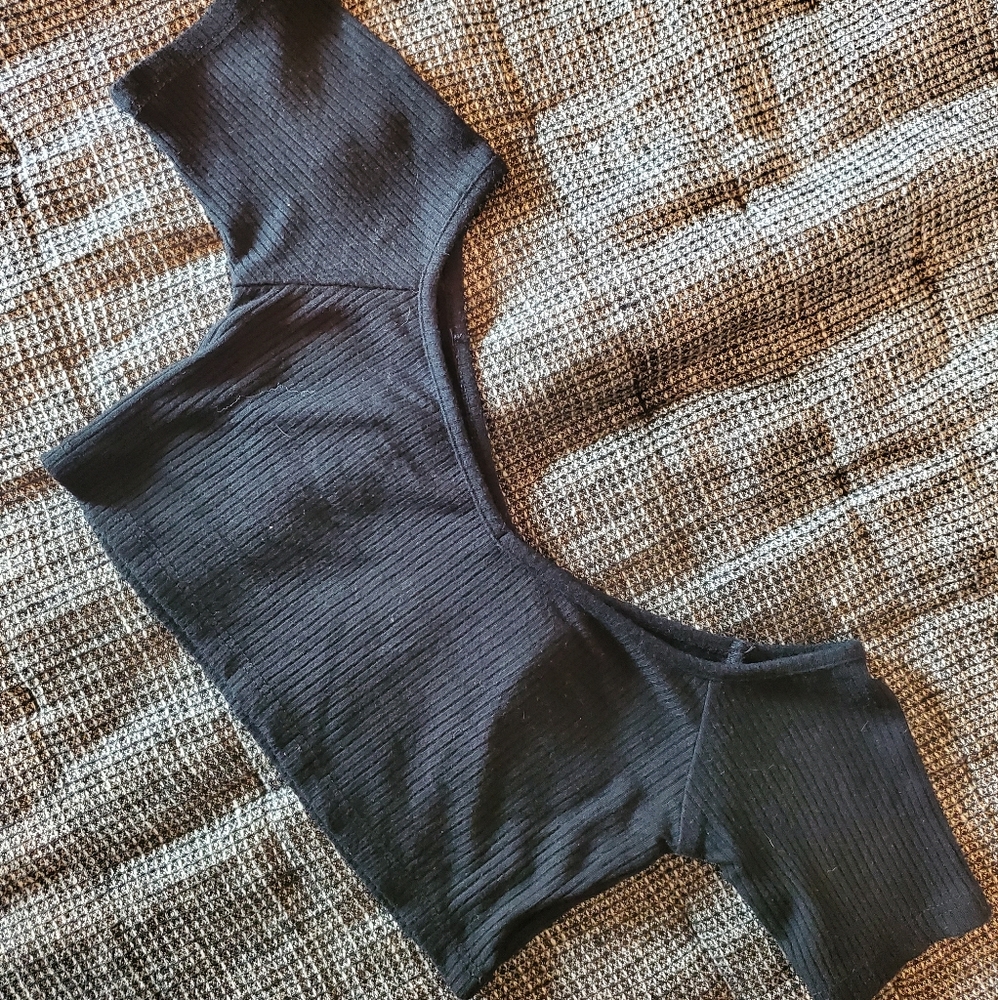 LF Micro Crop Top - Picture 2 of 3
